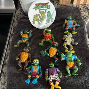 Teenage Mutant Ninja Turtles Figures - Lot Of 9- 80’s & 90’s & Large Button